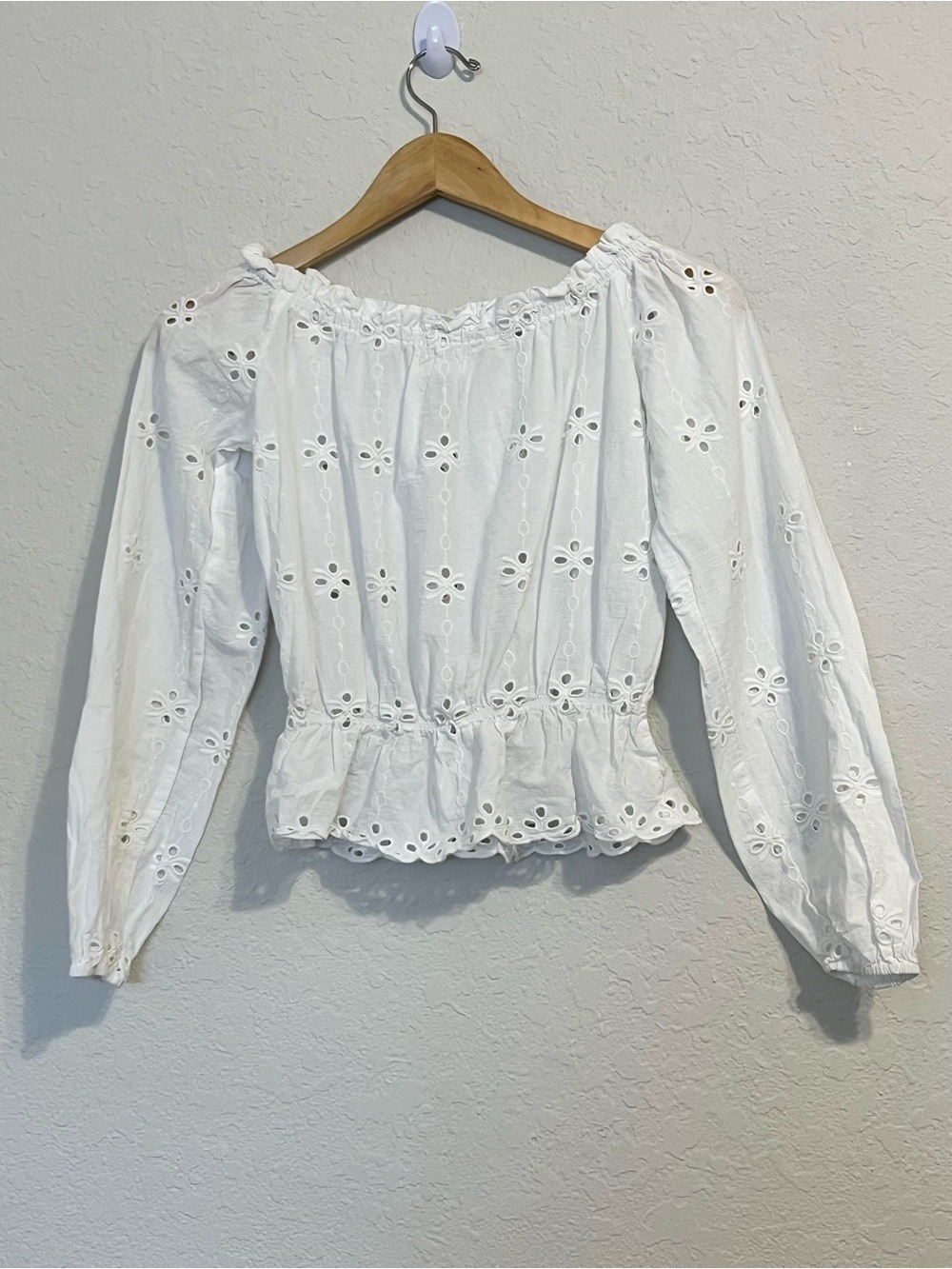 White Eyelet Peplum Blouse XS Off Shoulder 100% Cotton Cottagecore Boho Milkmaid - Picture 7 of 7